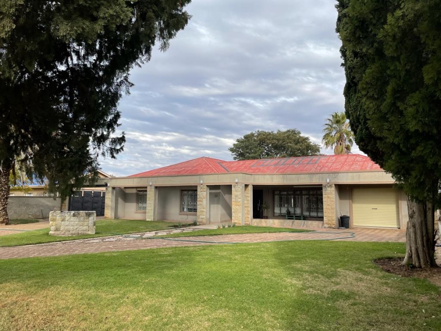  Bedroom Property for Sale in Bloemhof North West